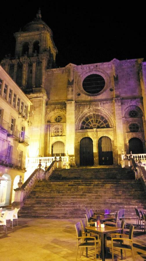 Apartamento Pórtico Paraíso Apartment Ourense Bagian luar foto